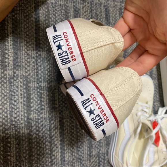 Tan converse - Picture 3 of 4